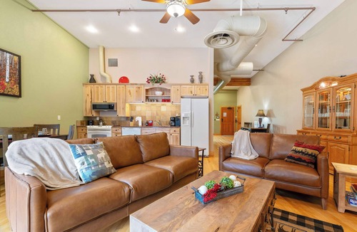 Estes Park Condo | River Overlook Loft: Downtown Condo