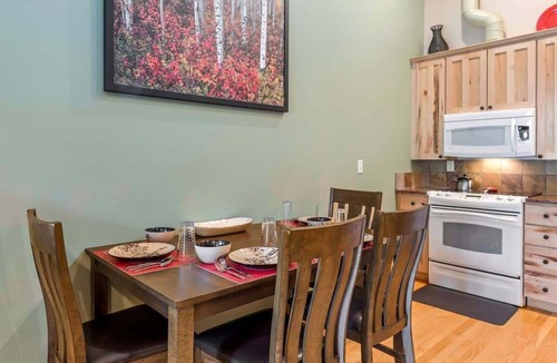 Estes Park Condo | River Overlook Loft: Downtown Condo