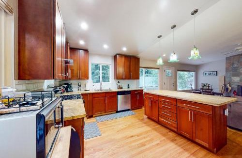 Rio Nido House | River Paradise