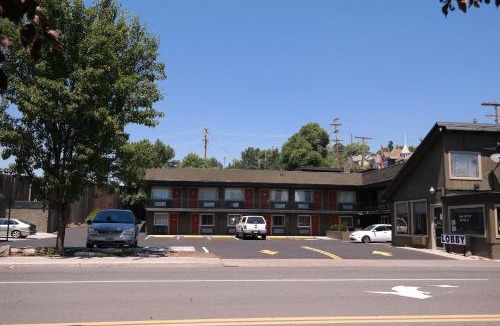 Downtown Klamath Falls Hotel | River Park Inn