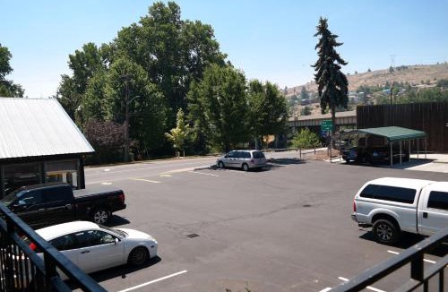 Downtown Klamath Falls Hotel | River Park Inn