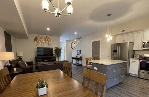 Wenatchee House | River Park Town House, Unit 302