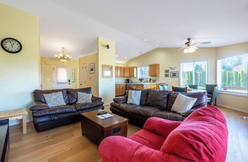 Hood River House | River Ranch - Close to DT Hood River!