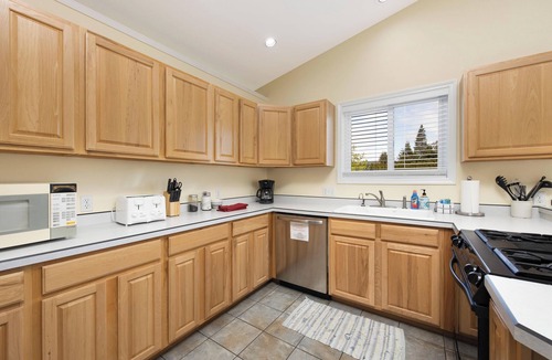 Hood River House | River Ranch - Close to DT Hood River!