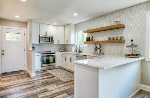 Colonial Beach House | River Refresh - Waterfront with Spa on Placid Bay Luxury Vacation Rental by B Michaels Escapes