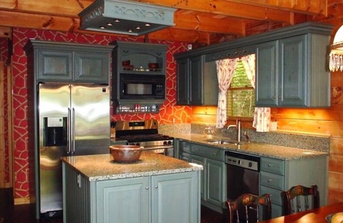 Ellijay Cabin | River Rest: Romantic & Relaxing Setting with Hot Tub on a Trophy Trout Stream