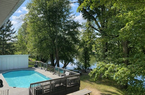 Tweed Cottage | River Retreat- Hot tub/Games/BBQ/Bonfire/Sleeps 14