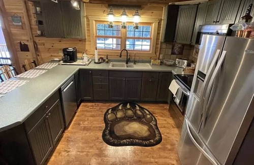 Briley Cabin | River Retreat on Thunder Bay River!