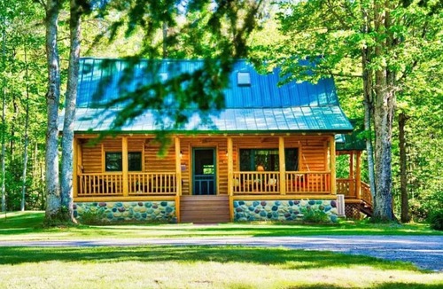 Briley Cabin | River Retreat on Thunder Bay River!