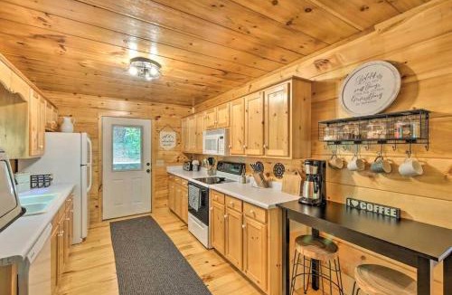 Ellijay House | River Retreat-Resort Mountain Firepit Grill