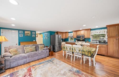 Warrensburg House | River Retreat