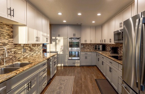 Pleasant Grove House | River Retreat w/Boat Dock + Pickleball Court!