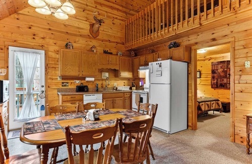 Cabins Cabin | River Retreat w/Loft, Game Fun, Fire Pit & Fun