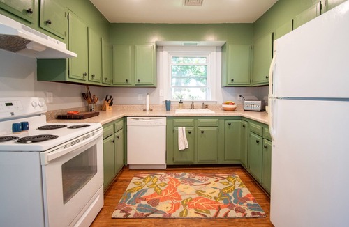 Lancaster House | River Retreat with Sunset Views