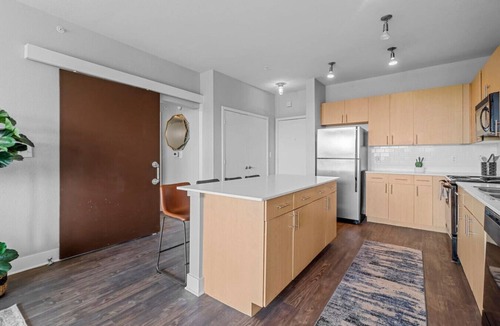 Downtown Fort Worth Condo | River rides, shopping, dining - walk Downtown!