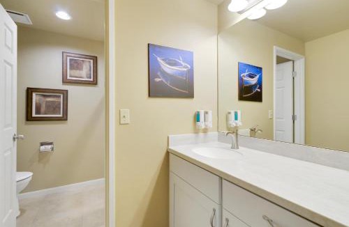 Century West House | River Ridge 423B - Meredith Lodging