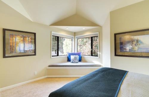 Century West House | River Ridge 423B - Meredith Lodging