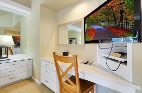 Century West House | River Ridge 423B - Meredith Lodging