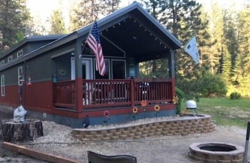 Garden Valley Cabin | River, River, River! Pet Friendly, Sleeps 5