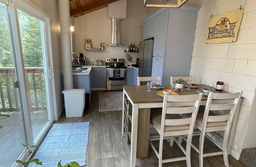 Manchester House | River Rock Beach House, Irish Beach private access