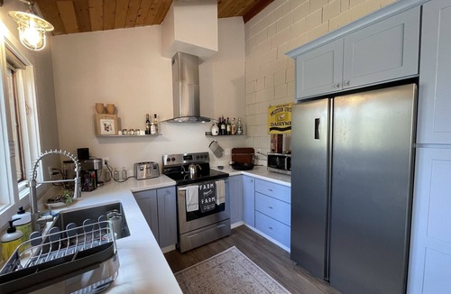 Manchester House | River Rock Beach House, Irish Beach private access