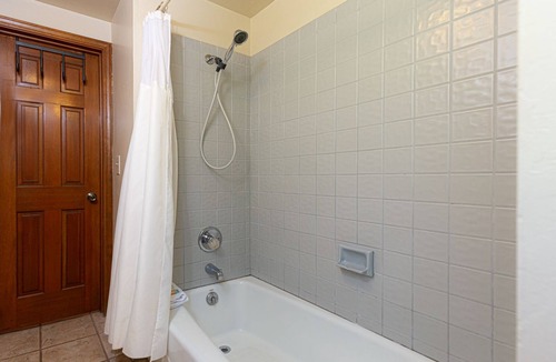 Mariposa Hotel | River Rock Inn