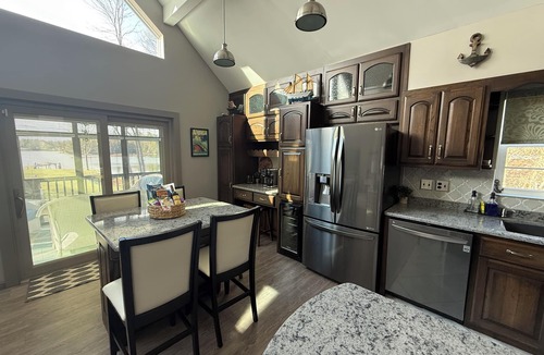 Wellesley Island House | River Rock Lodge: Waterfront Retreat in the Thousand Islands
