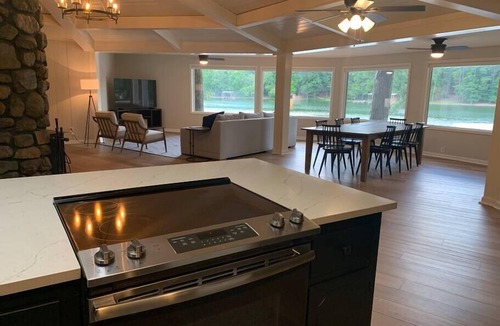 Rockwell House | River Rock Retreat, Family Lake House, Fishing Dock, Shuffleboard!