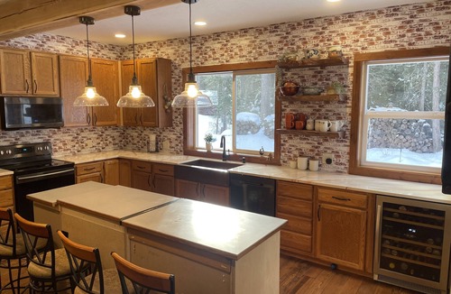 Essex House | River Run Lodge - Your Tranquil Retreat 20 minutes from Glacier National Park