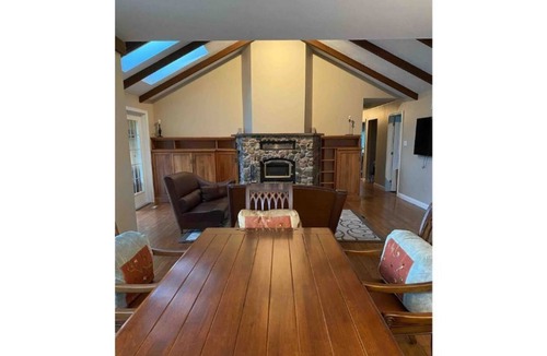 Kingsclear Cottage | River’s Edge Cottage