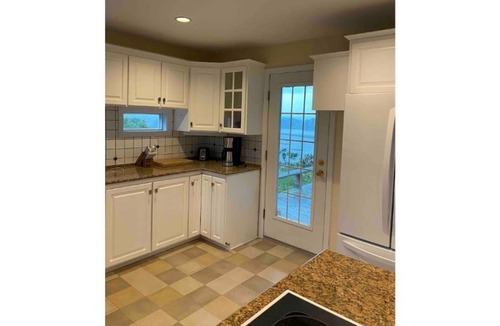 Kingsclear Cottage | River’s Edge Cottage