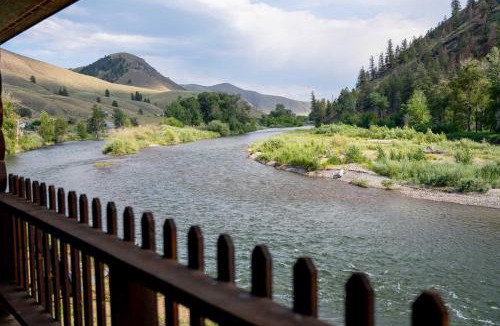North Fork Cabin | River's Fork Lodge