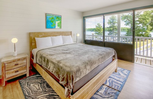 Stonehouse Hotel | River's Rest Marina & Resort