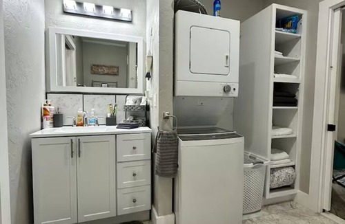 Smithville House | River Shack w/private enclosed spa.