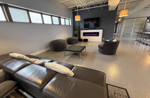 Dayton Condo | River-Side Loft 3500 SQ FT Downtown Dayton