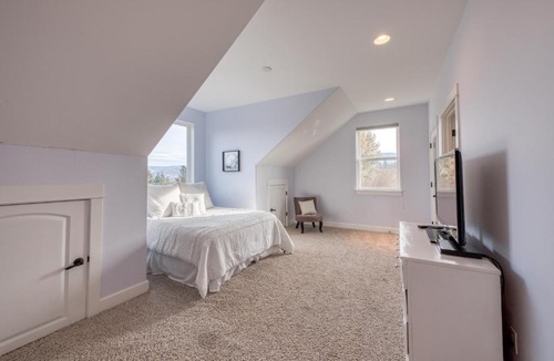 Hood River House | River Song Country Chateau