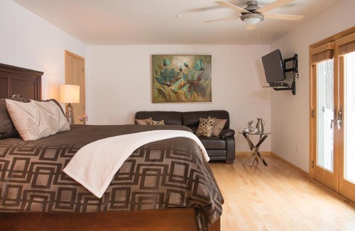 Attica Cabin | River Spring Lodge