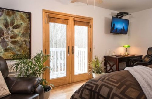 Attica Bed & Breakfast | River Spring Lodge