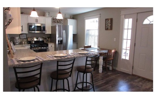 Van Buren House | River Time Cottage Get Away! 1/2 Mile from Current River!