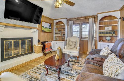 Pilot Mountain House | River, Trails & Wine! Group Retreat Near Mt Airy