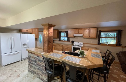 Lansing House | River Valley Cabin