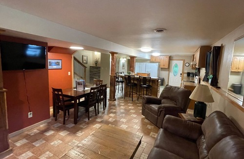 Lansing House | River Valley Cabin