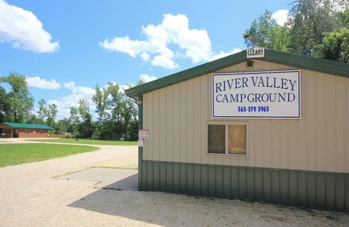 Littleport RV Rental | River Valley Campground
