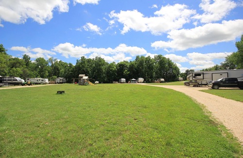 Littleport RV Rental | River Valley Campground