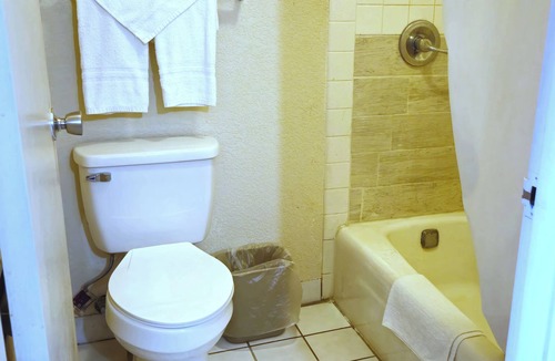 Fort Smith Hotel | River Valley Inn & Suites (Extended Stay)