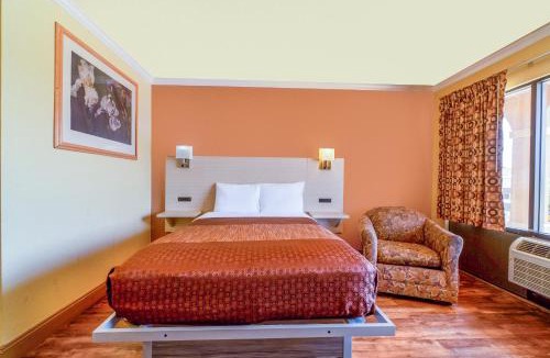 La Grange Hotel | River Valley Motor Inn By OYO La Grange Texas