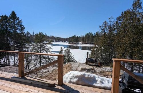 Mauricie Ski Chalet | River View - Chalet des Chutes