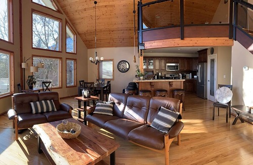 Downtown Leavenworth House | River view & 5 minute walk to downtown!