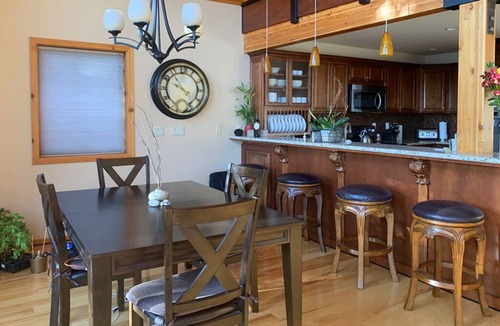 Downtown Leavenworth House | River view & 5 minute walk to downtown!