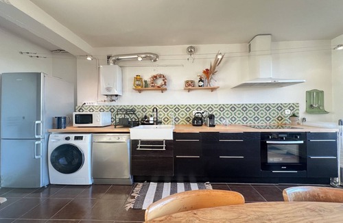 Toulouse Left Bank Apartment | River-view apartment in Toulouse